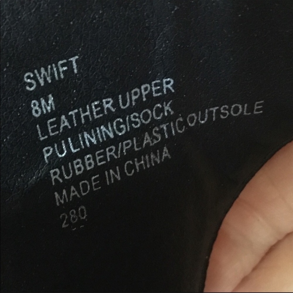 Steve Madden Swift Red Heels Size 8 - Picture 8 of 8